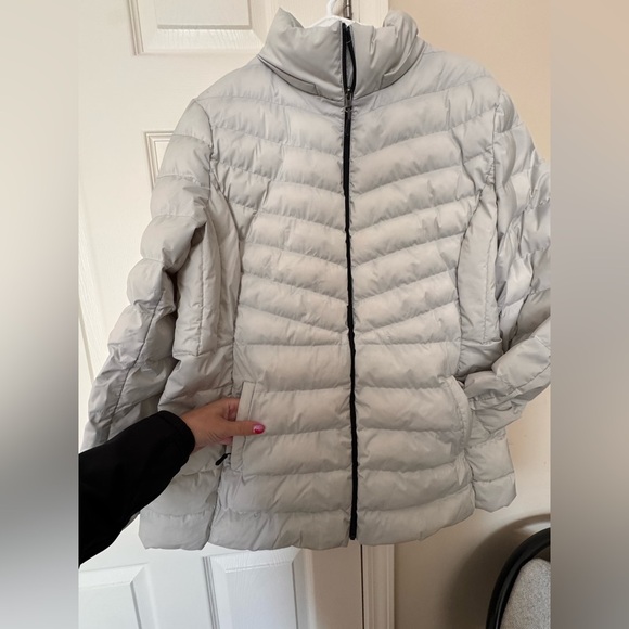 Women's Gray Puffer Jacket - Picture 2 of 4